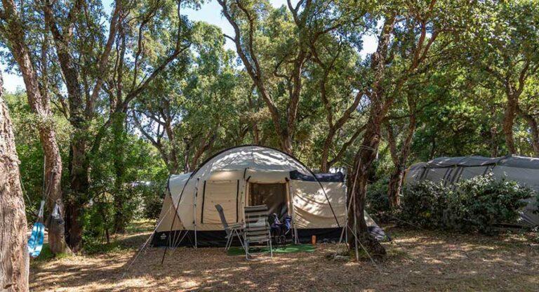 emplacement pour tente en camping corse