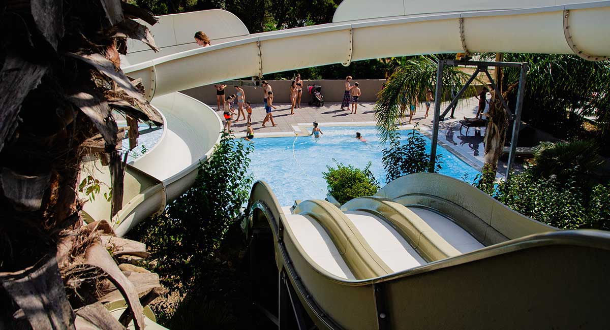 toboggan aquatique pour enfant en village vacances corse