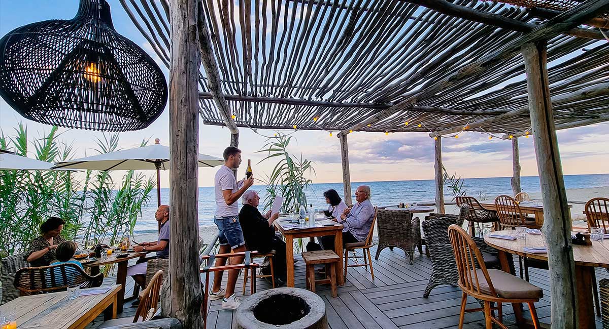 terrasse en corse au camping en bord de mer