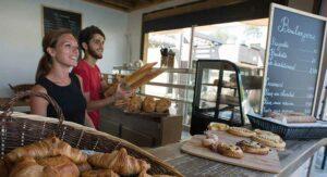 Das Bäckereiteam und sein Gebäck, Campingplatz Le Campoloro auf Korsika