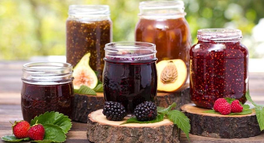 Corsican fruit and fig jams, local produce of the Costa Verde