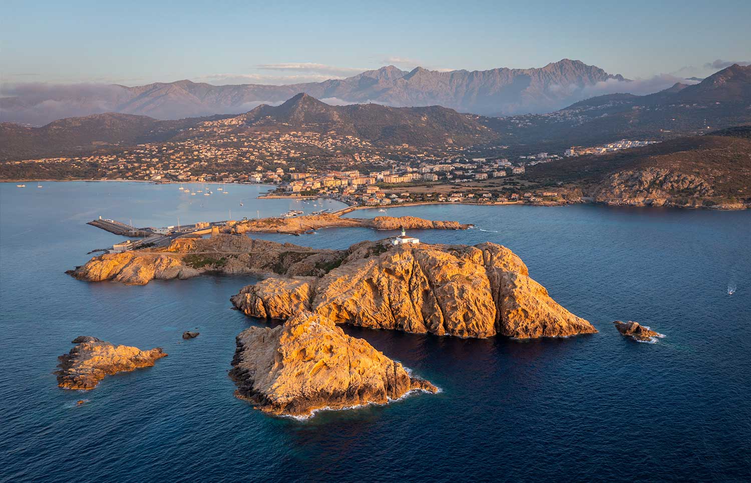 bloc_ile_rousse
