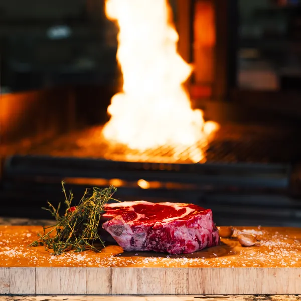Carne alla brace di legna al ristorante del Campoloro